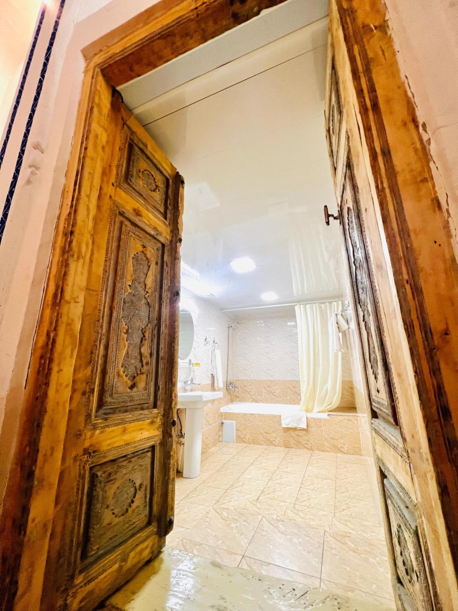 Komil Bukhara Boutique Hotel מראה חיצוני תמונה
